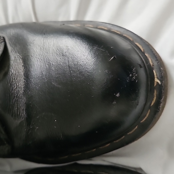 Size 10 Dr. Martens boot - Picture 3 of 5